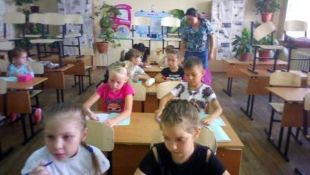 Бірінші сынып оқушыларын дайындау сабақтары жалғасуда/Продолжаются занятия по подготовке первоклассников