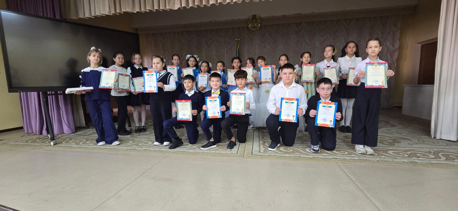 «Күз керемет, күз ғажайып»мәнерлеп оқу сайысы/Конкурс чтецов«Чарует осени круженье...»