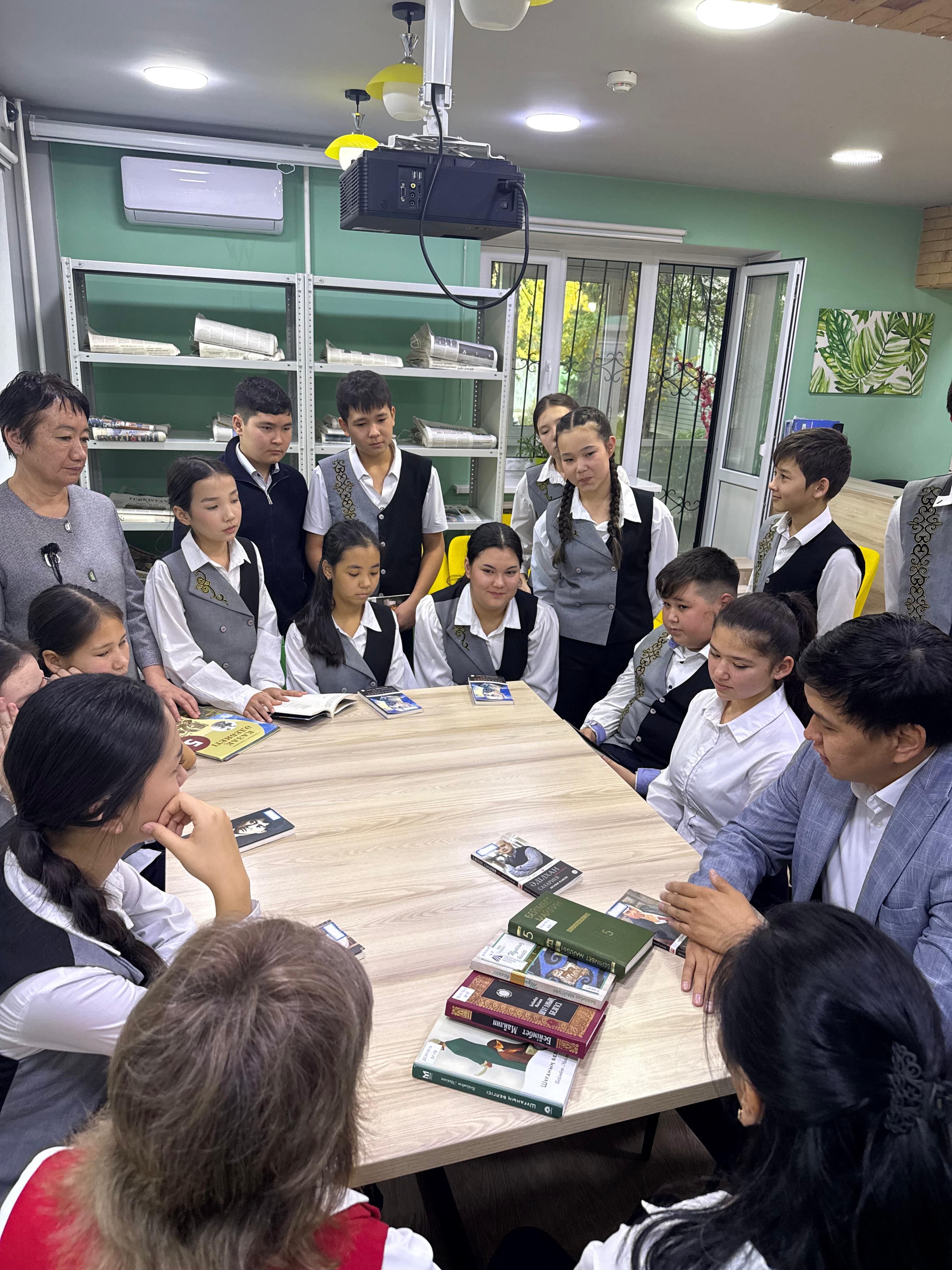 ЖазушыАқыш Нұрдәулет Бәбиханұлының 75 жылдық мерейтойына арналған  әдеби кеш/Литературный вечер, посвященный 75-летию Акыш  Нурдаулета Бабихановича