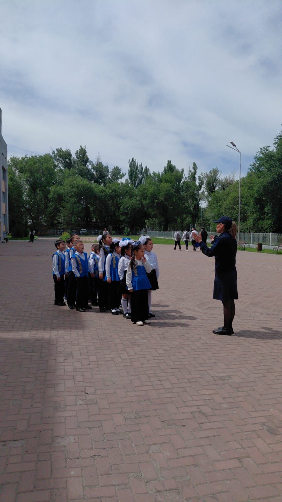 "Қауіпсіз жол" және "Балалар назар аударыңыз"/"Безопасная дорога" и "Внимание дети".